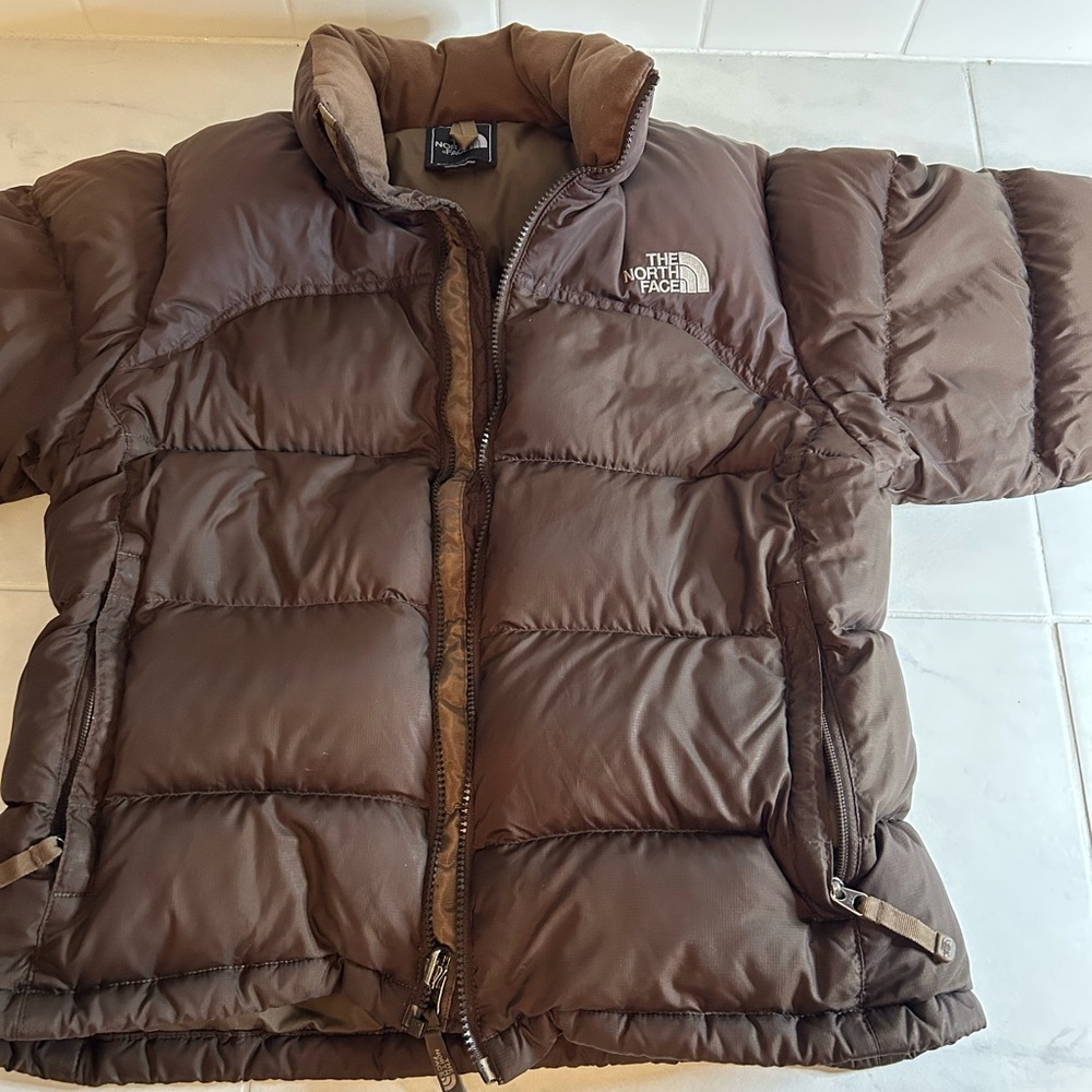 The North Face brown Puffer Jacket. Stove sack. 700.  One repair - Picture 3 of 16